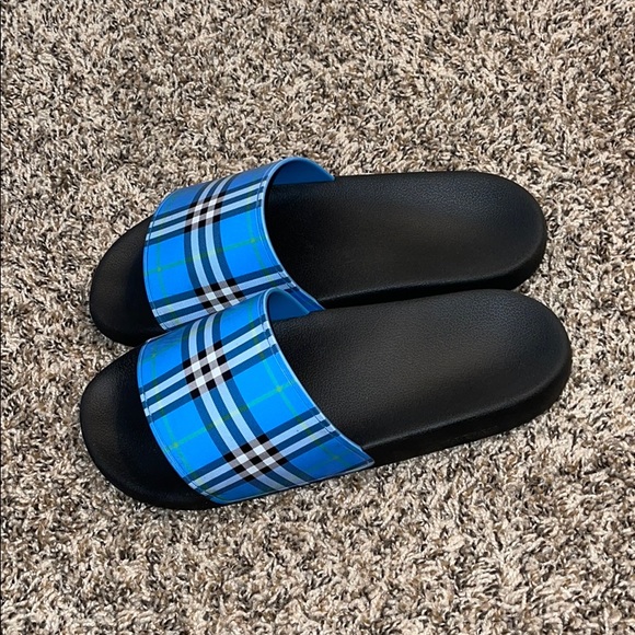 Burberry Check Print Slides Sz 10 - Picture 1 of 4